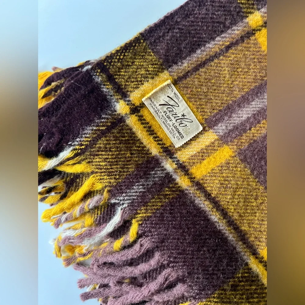 LK New Vintage Wool Stadium Game Day Throw Blanket 50x50 Faribo MN Maroon Gold - Picture 6 of 13